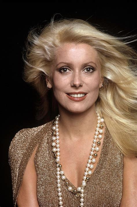 catherine deneuve jeune